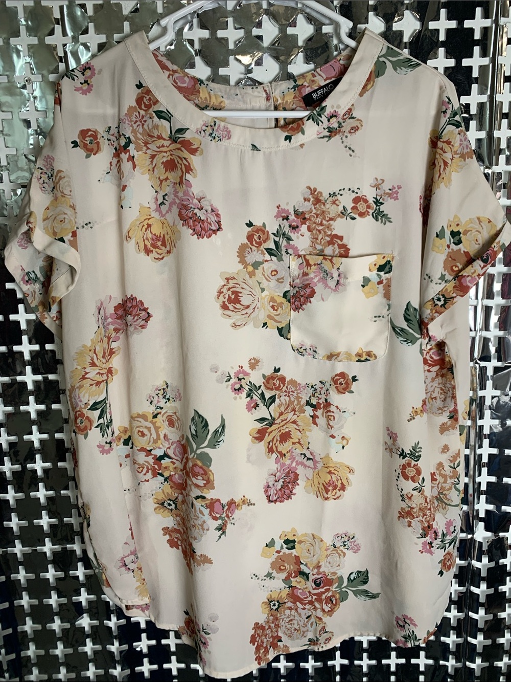 Buffalo David Bitton Cream Floral Short Sleeve Blouse